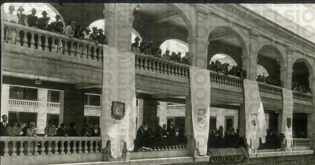 Se creó la Oficina Fotográfica y Cinematográfica de la SEP.