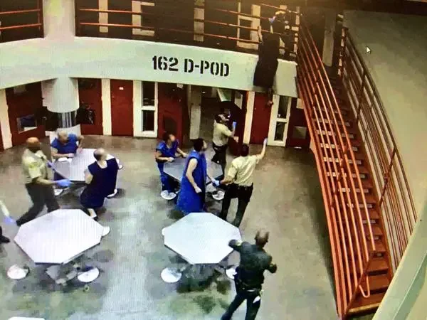 (Source) Inside the US’s Largest Psychiatric Ward