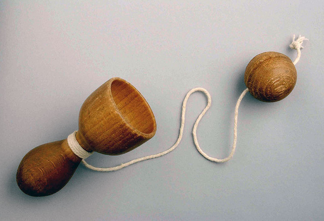 Γαλλικό παιχνίδι : ξύλινη κούπα και μπάλα