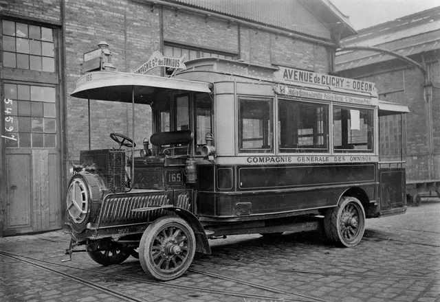 Primer servicio de omnibuses en París