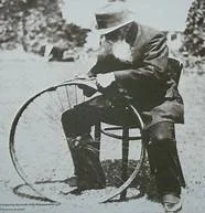 John Dunlop inventa los neumáticos