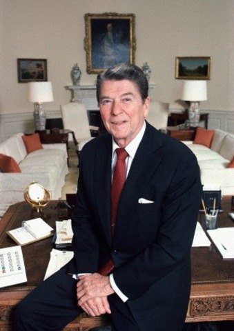 Ronald Reagan Presidency ends