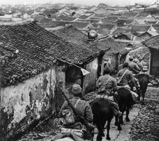 japan seizes manchuria