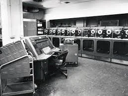 1º GENERACIÓN DE COMPUTADORAS "UNIVAC I"