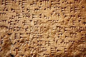 Escritura cuneiforme. (3.400 a.C)