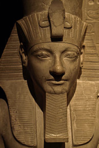 Horemheb takes King Tut to Memphis