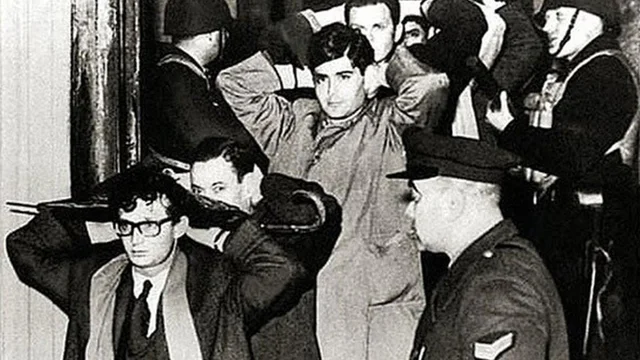 LA NOCHE DE LOS BASTONES LARGOS