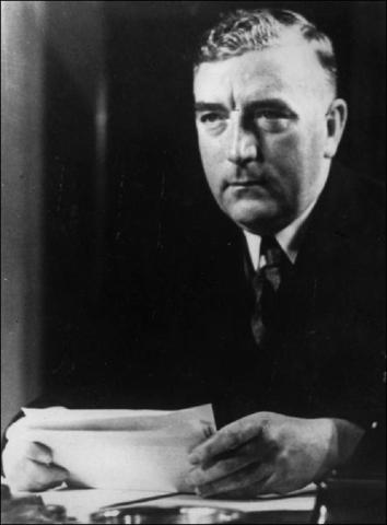 Menzies becomes the first Party leader to make his policy speech on TV