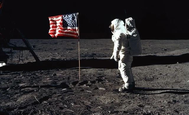 Primer home que arriba a la Lluna