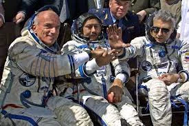2001 - El primer turista espacial