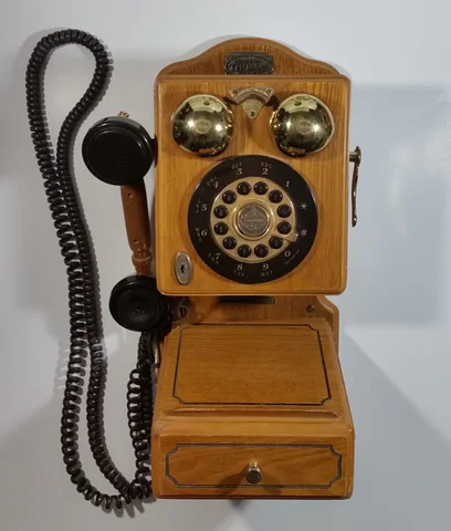 Creació del telèfon.