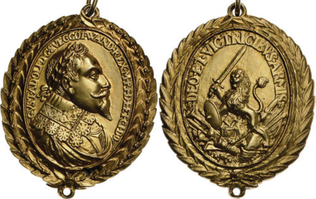 Gana la Medalla Real concedida por la Royal Society por su trabajo sobre los cirrípedos.