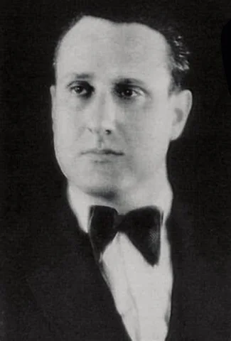 G. Beauchamp publica Curriculum Theory (C. como instrucción)