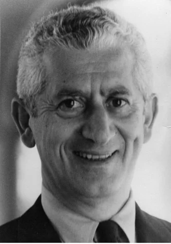 Benjamin Bloom postula la taxonomía de los objetivos educativos ( curriculum como sistema tecnológico)