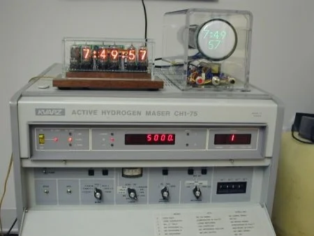 RELOJ ATÓMICO