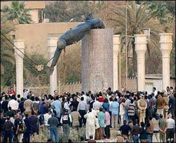 Toppling Saddam Hussein's Statue