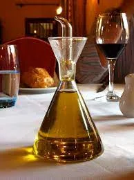 Aceitera antigoteo/ Rafael Marquina