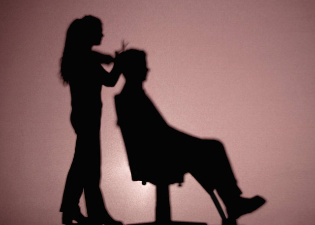 Klepto. Jones goes to the hairdresser.