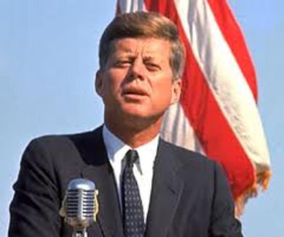 John F. Kennedy beats Richard Nixon in the November 8 general election