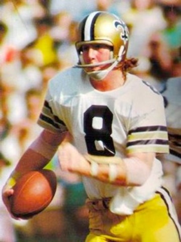 Archie Manning  guides the Saints to 7-9.