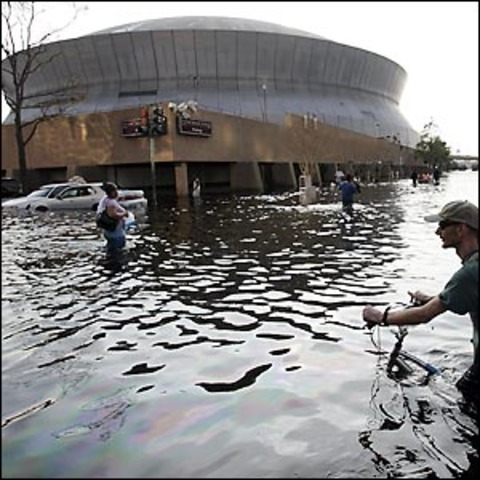 Hurricane Katrina forces Saints out of town,