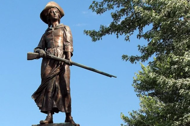 Madeleine de Verchéres (age 14)  defended Fort Vercheres from Iroquois attack