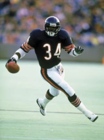 Walter Payton Breaks Rushing Record