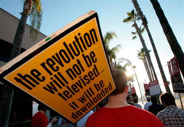 A 13-day TV strike begins in the U.S.