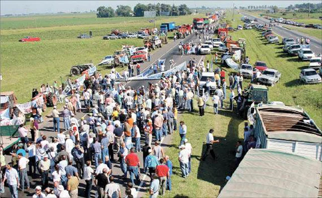 Conflicto por retenciones móviles al campo. (Resolución 125/08)