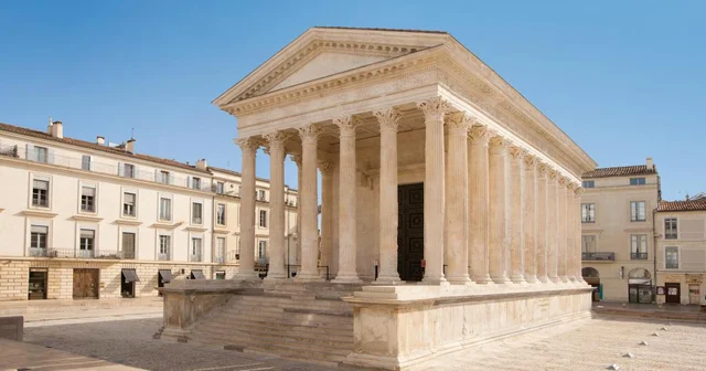 Maison Carrée (Nimes, 16 a.C.)