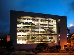 Edificio vicerrectoría posgrados de universidad Jorge Tadeo Lozano