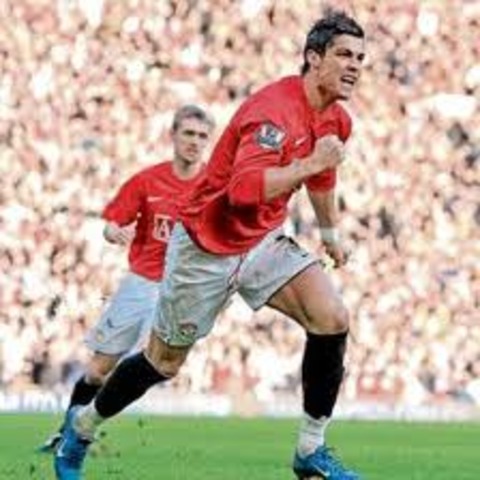 Incluido en el equipo del año de la UEFA