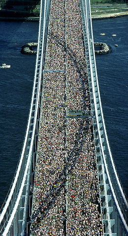 Mutai Leads Largest Pack Ever