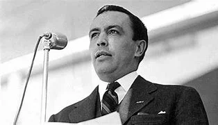 Manuel Gómez Morín y su discurso.