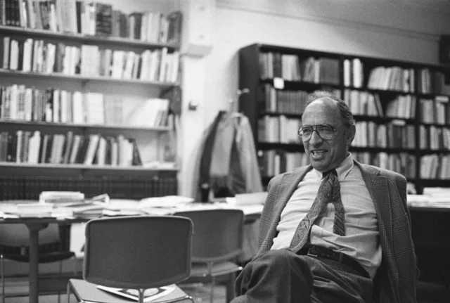 Kuhn Invited to Deliver Course at Harvard