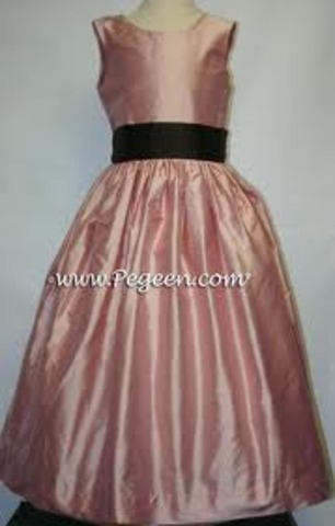 Cristóbal Balenciaga introduces "semi-fit" dresses