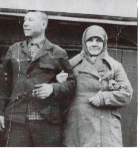 Прадед со своей мамой