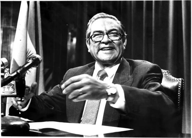 Renuncia de Erman González