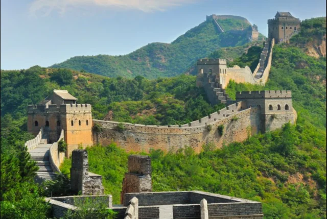 Work begins on the construction of the Great Wall.