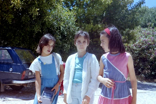 Raquel e as companheiras de escola