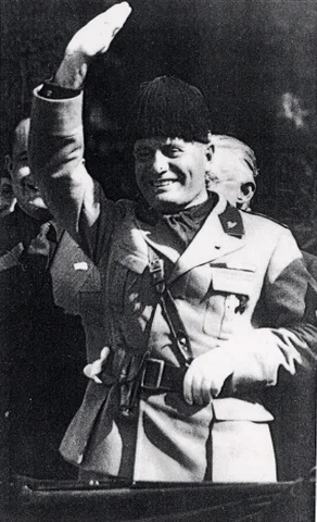 Mussolini al poder de Italia