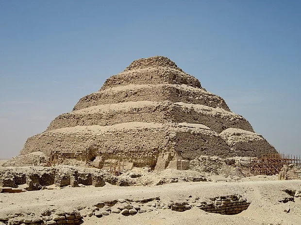 Piramide a gradoni