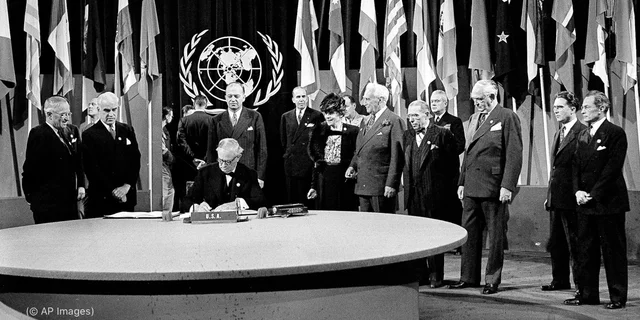 Aprobación de la Carta de las Naciones Unidas