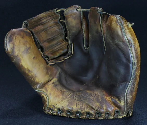 Baseball Gloves in 1950