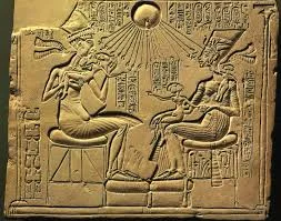 Bassorilievo di Akenathon e sua moglie Nefertiti