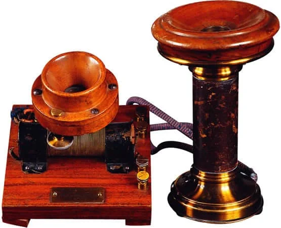 TELÈFON