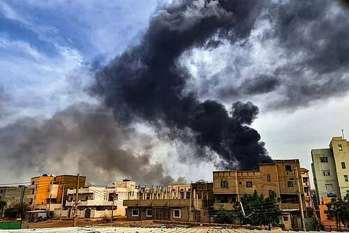 Conflicto entre las Fuerzas de Apoyo Rápido (RSF) y las Fuerzas Armadas Sudanesas (SAF)