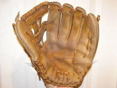Baseball Gloves in 1980