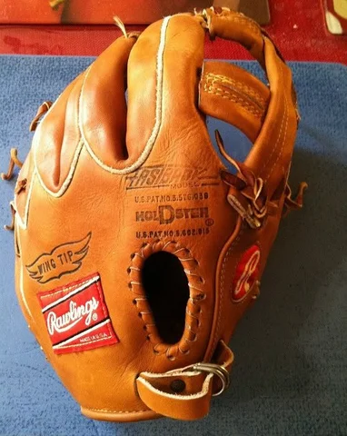 Baseball Gloves in 1990