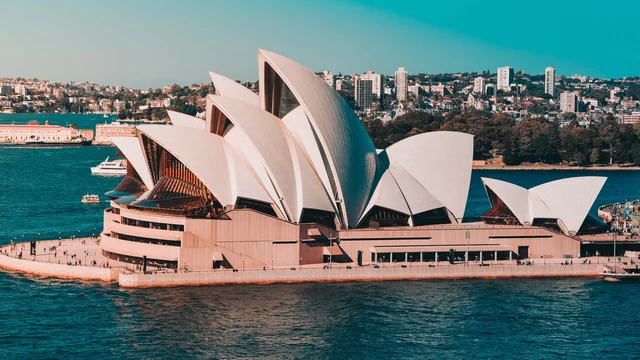 Jørn Utzon - Sydney Opera House